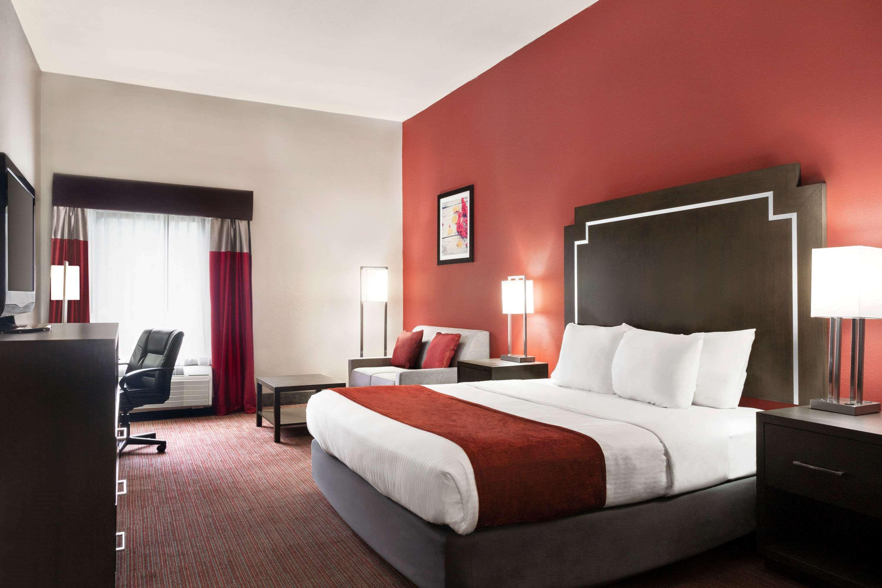 Days Inn & Suites By Wyndham Мърфрийзбъроу Екстериор снимка