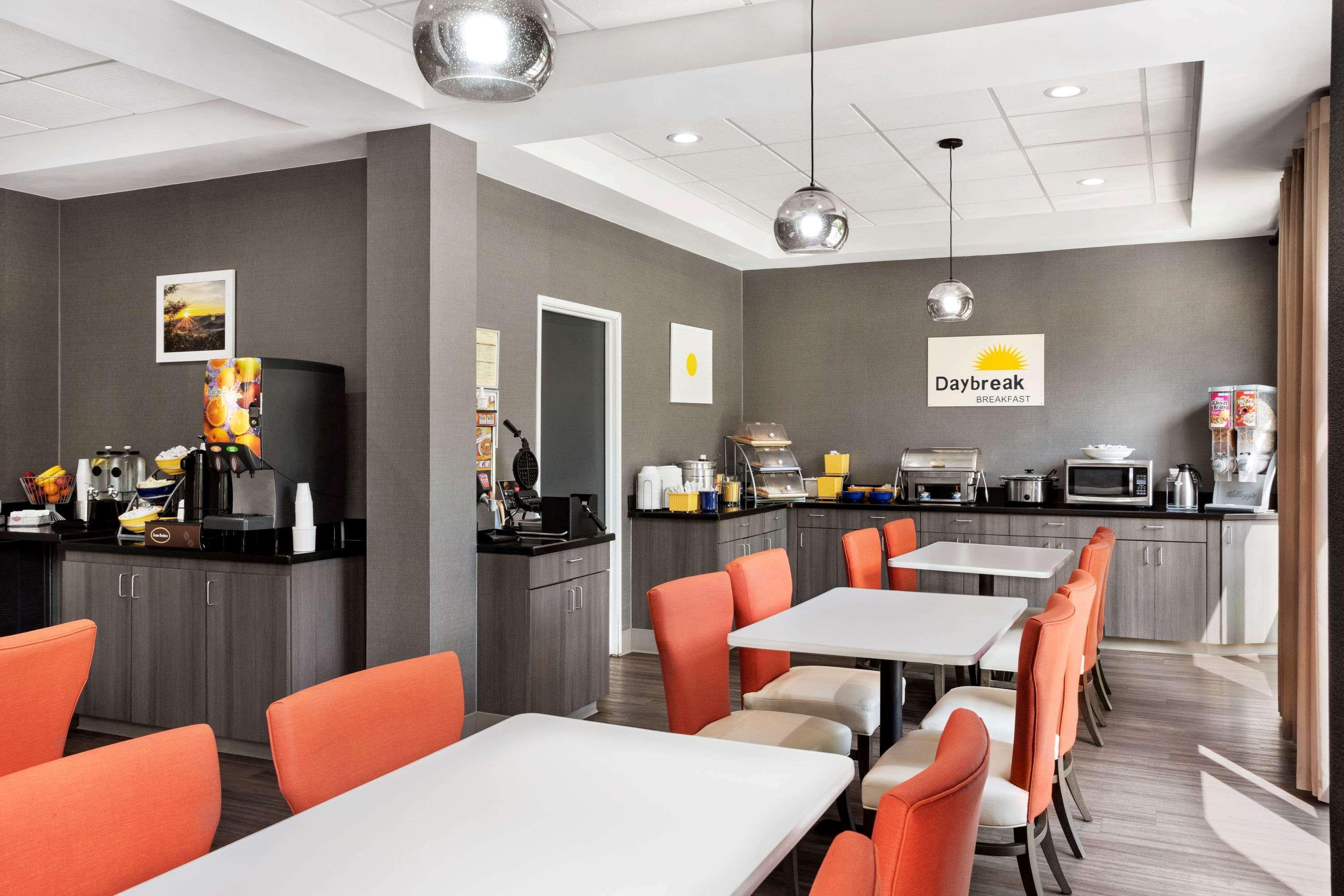 Days Inn & Suites By Wyndham Мърфрийзбъроу Екстериор снимка