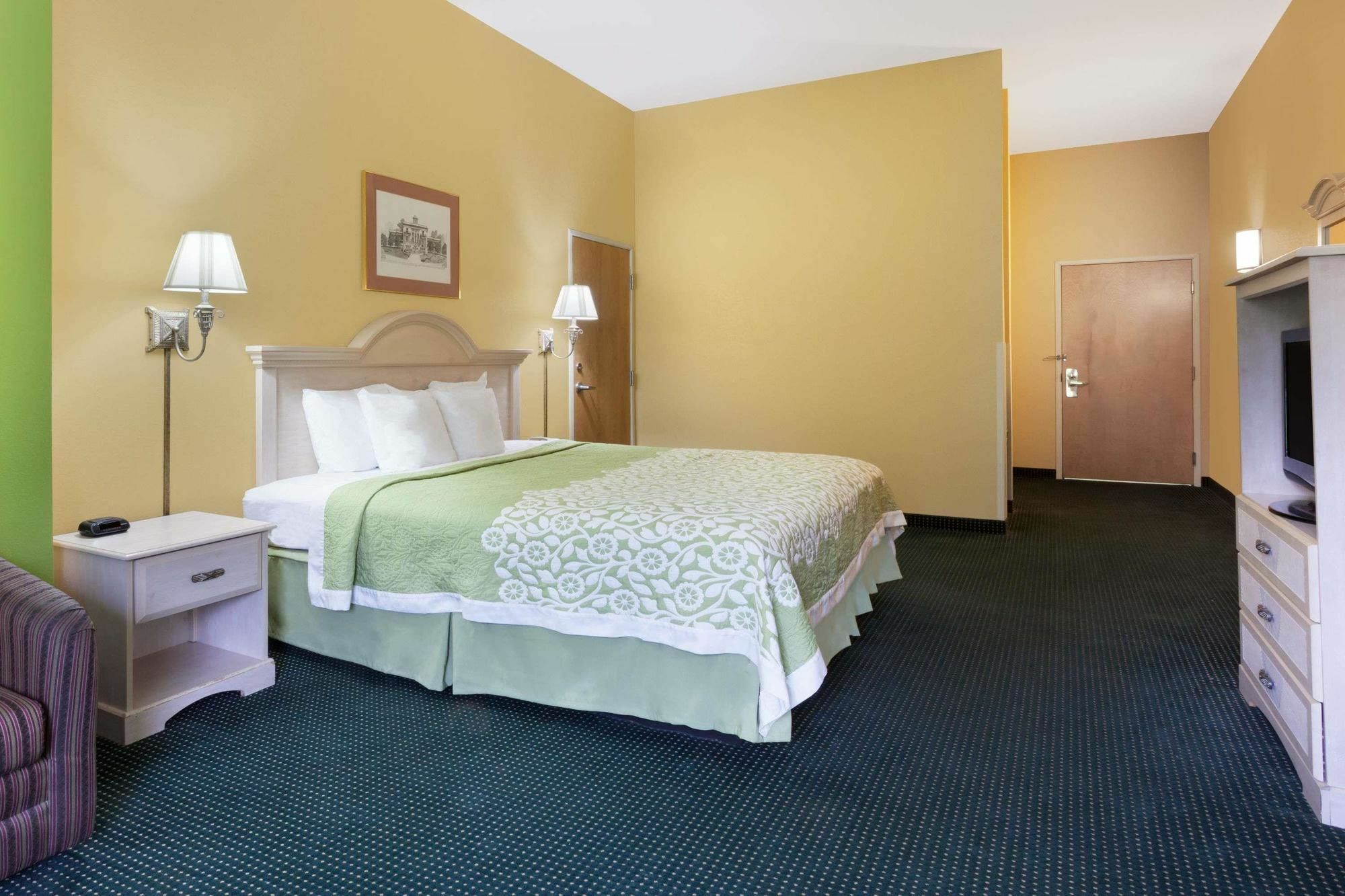 Days Inn & Suites By Wyndham Мърфрийзбъроу Екстериор снимка