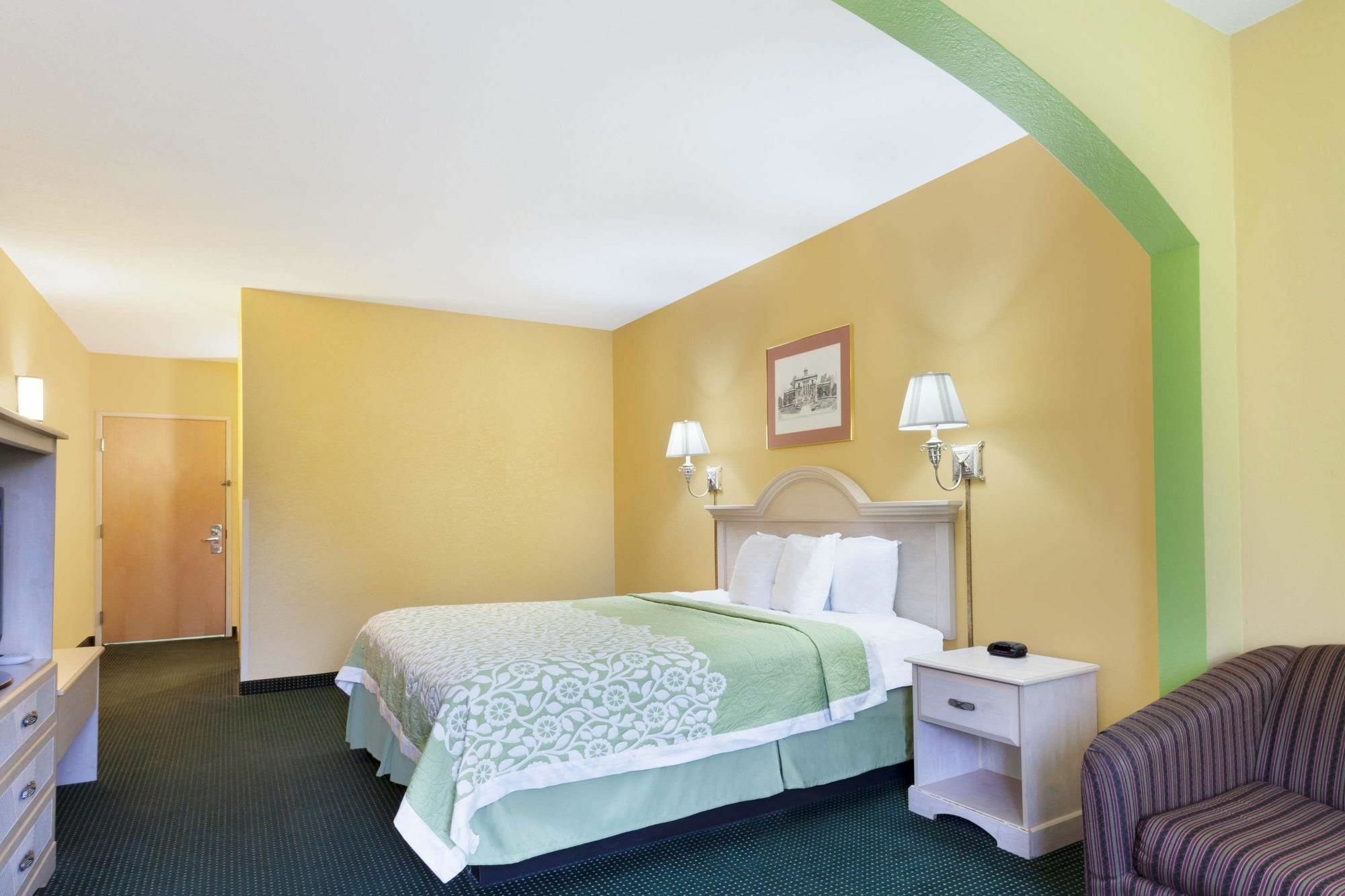 Days Inn & Suites By Wyndham Мърфрийзбъроу Екстериор снимка